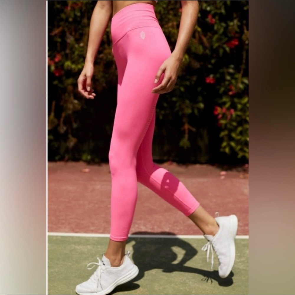 49) 🦩 wore 1x , too big Good Karma leggings in Tropical Pin